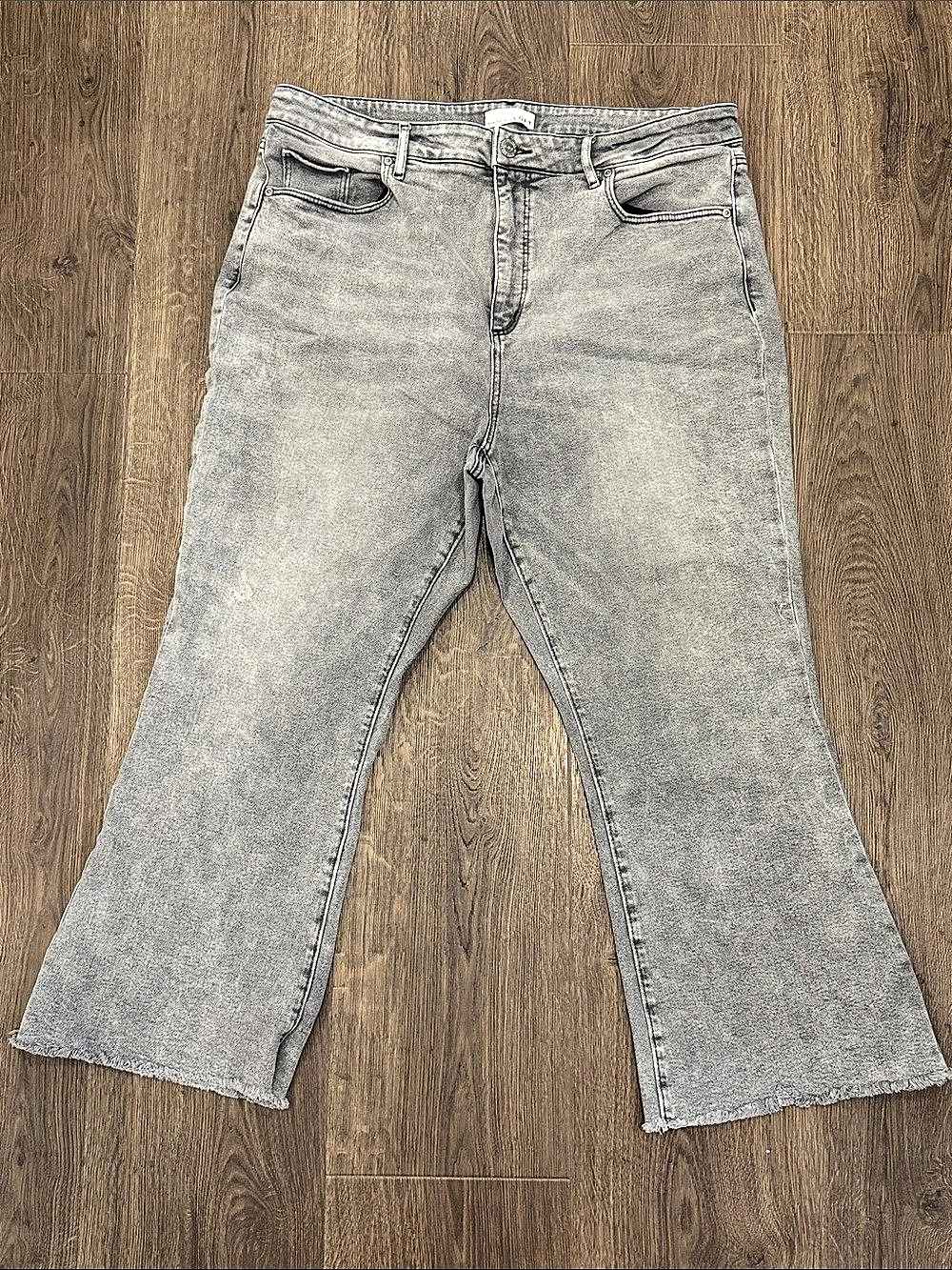 LOFT Curvy High-Rise Kick Crop Gray Flare Jeans Waist 18W